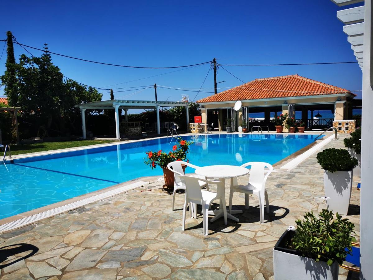 Nafsika Hotel Agios Stefanos Avliotes  Eksteriør billede