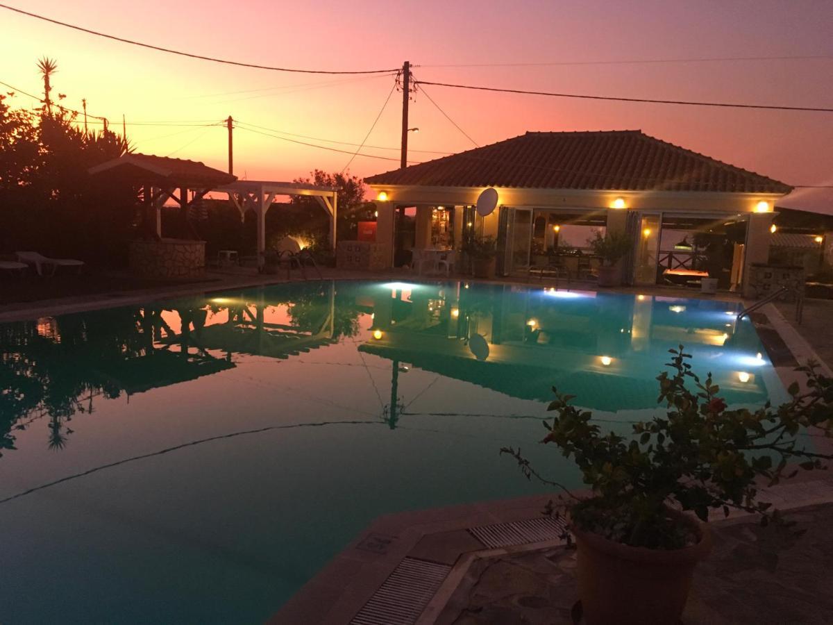 Nafsika Hotel Agios Stefanos Avliotes  Eksteriør billede